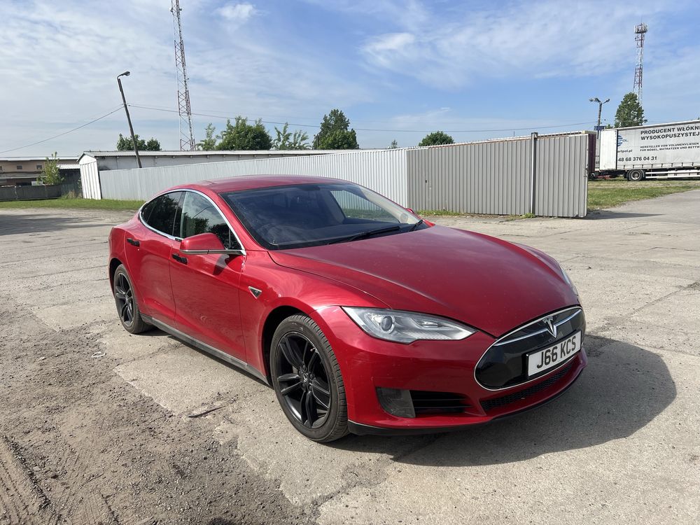 Tesla Model S 380km 270km zasiegu 2014r,Anglik z kluczykami