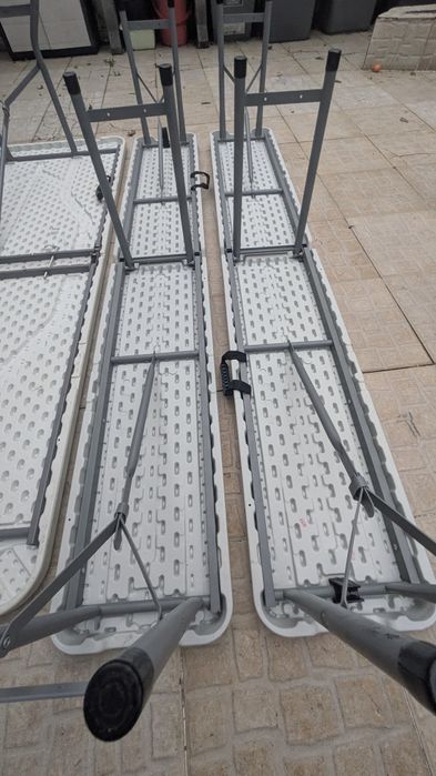 Mesa dobrável e 2 bancos 180 x 75 x 70 cm