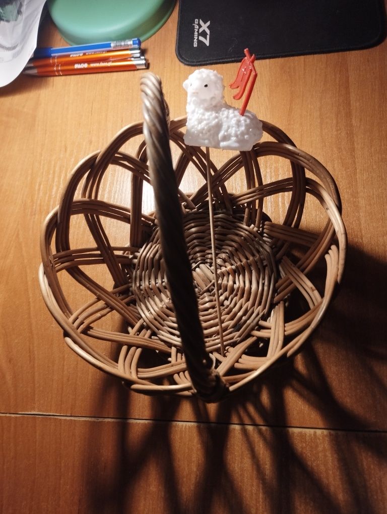 Koszyk na święcinkę z varankiem
