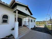 Moradia individual - 5 quartos - garagem e logradouro - Santa Eufémia