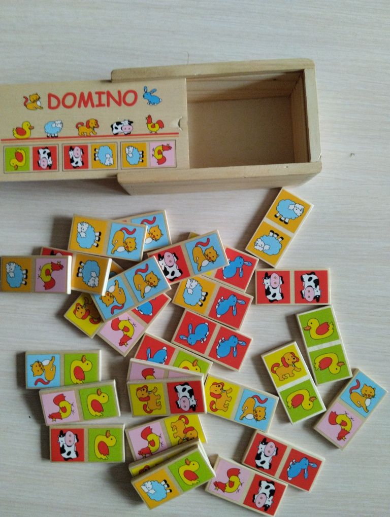 Domino drewniane  dla dziecka. Zwierzęta.