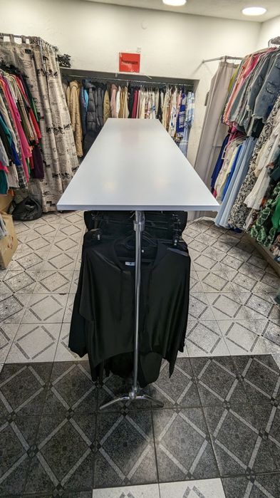 Продам стійку посередині стійка Львів стійка для одягу розпродаж