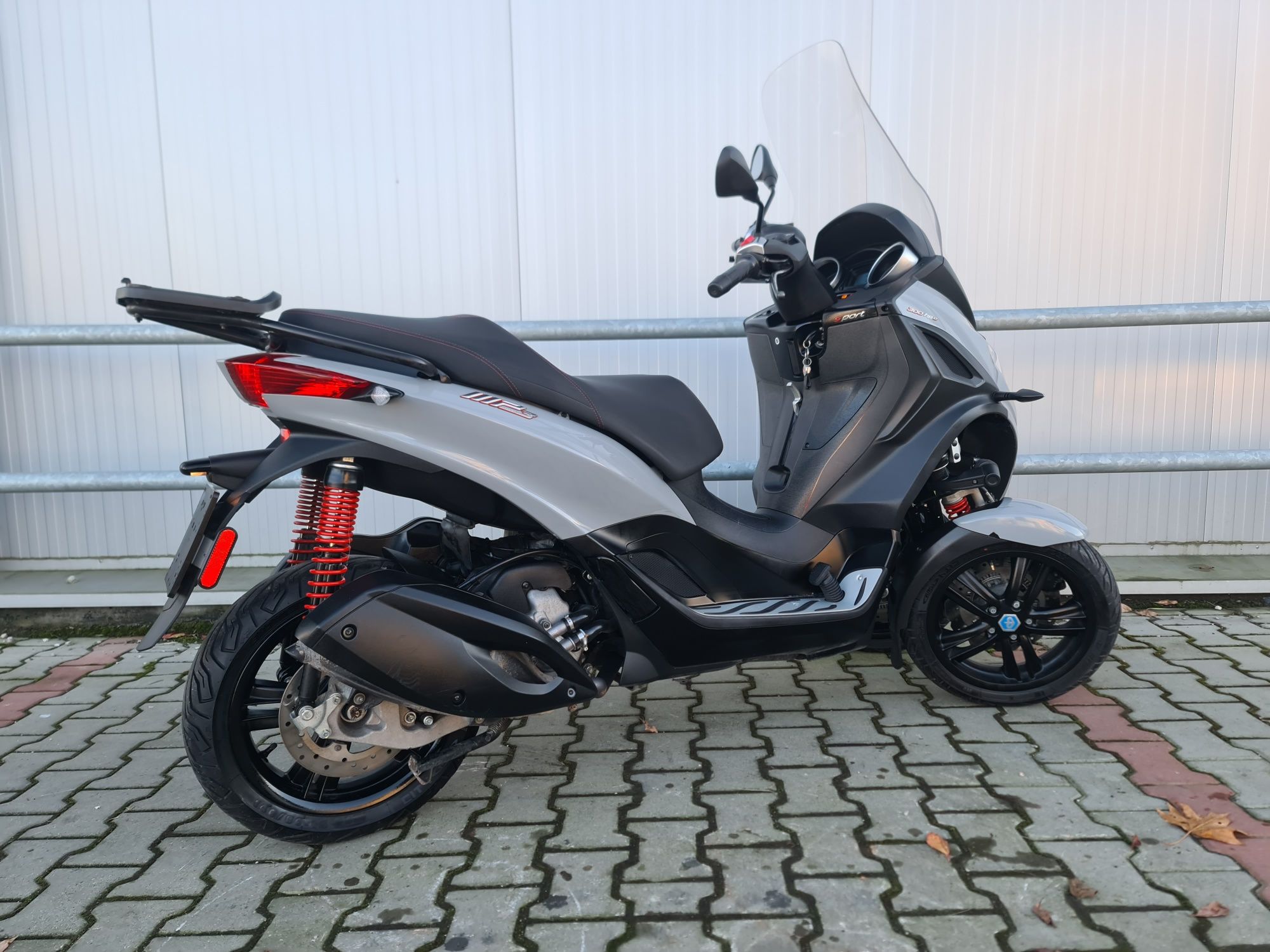 Piaggio MP3 300cm3 2019 rok L5E praktycznie nowy skuter