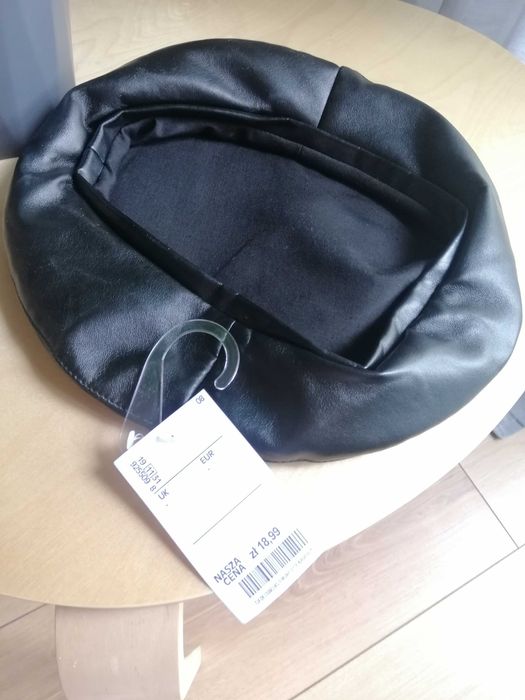 Beret czarny imitacja skóry
