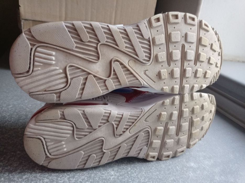 Кросівки Nike Air Max Excee -42р