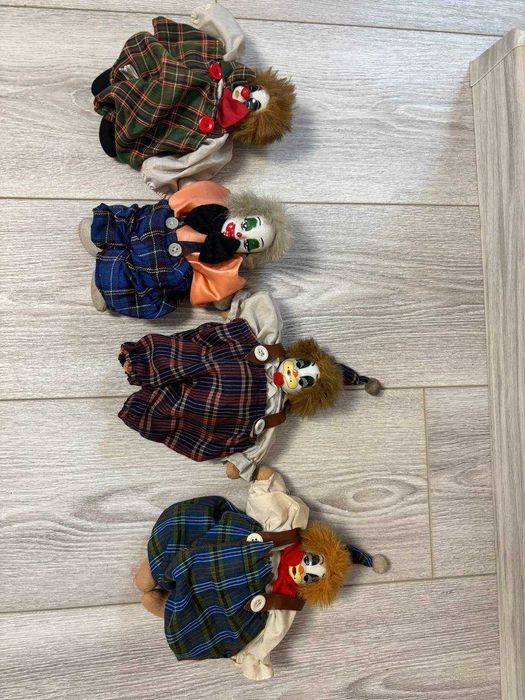 Колекція керамічних клоунів — рідкісна знахідка для поціновувачів!