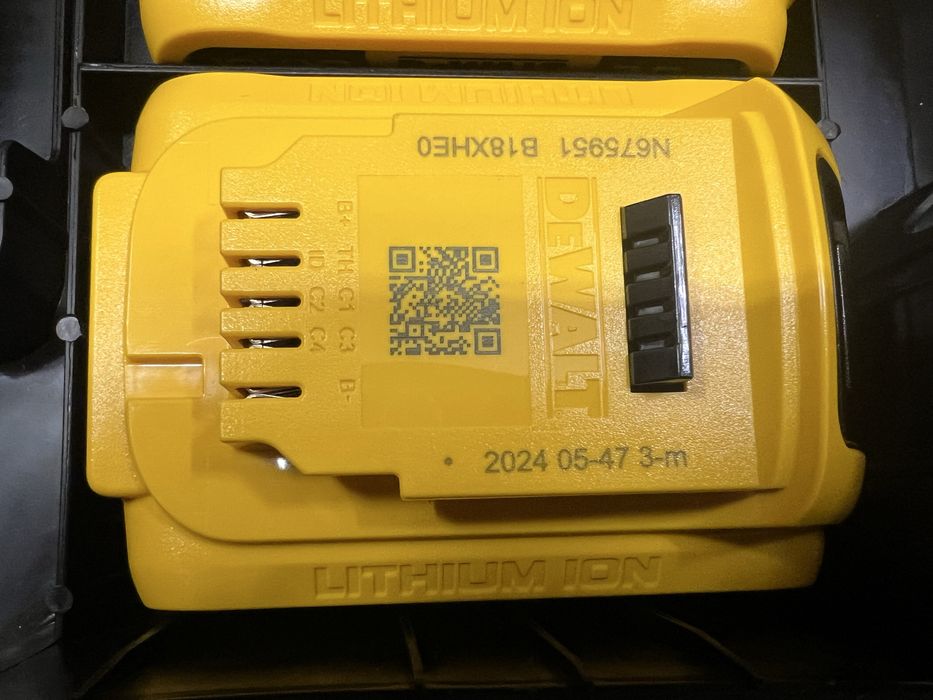 Дриль-шуруповерт ударний DeWALT DCD100YD2T