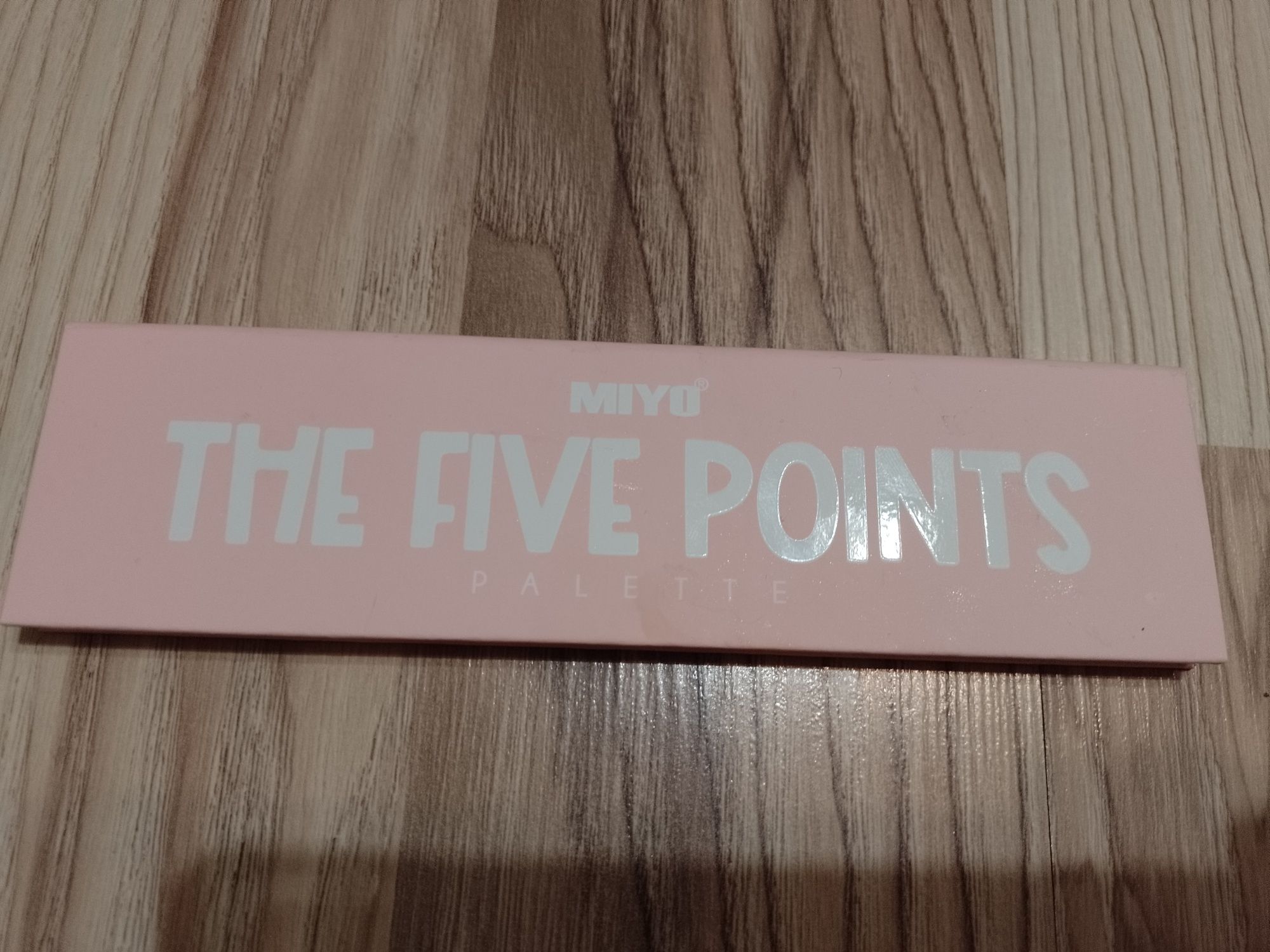 Cienie do powiek.Miyo The Five Points .02 smokey