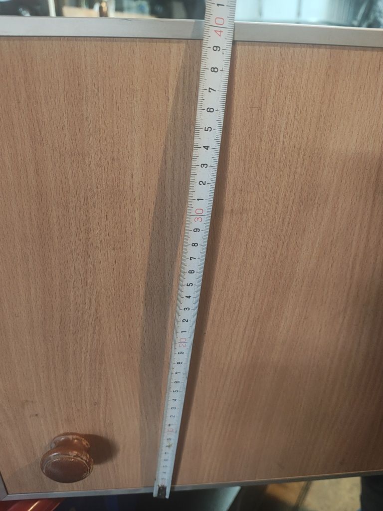 Szafka z półkami