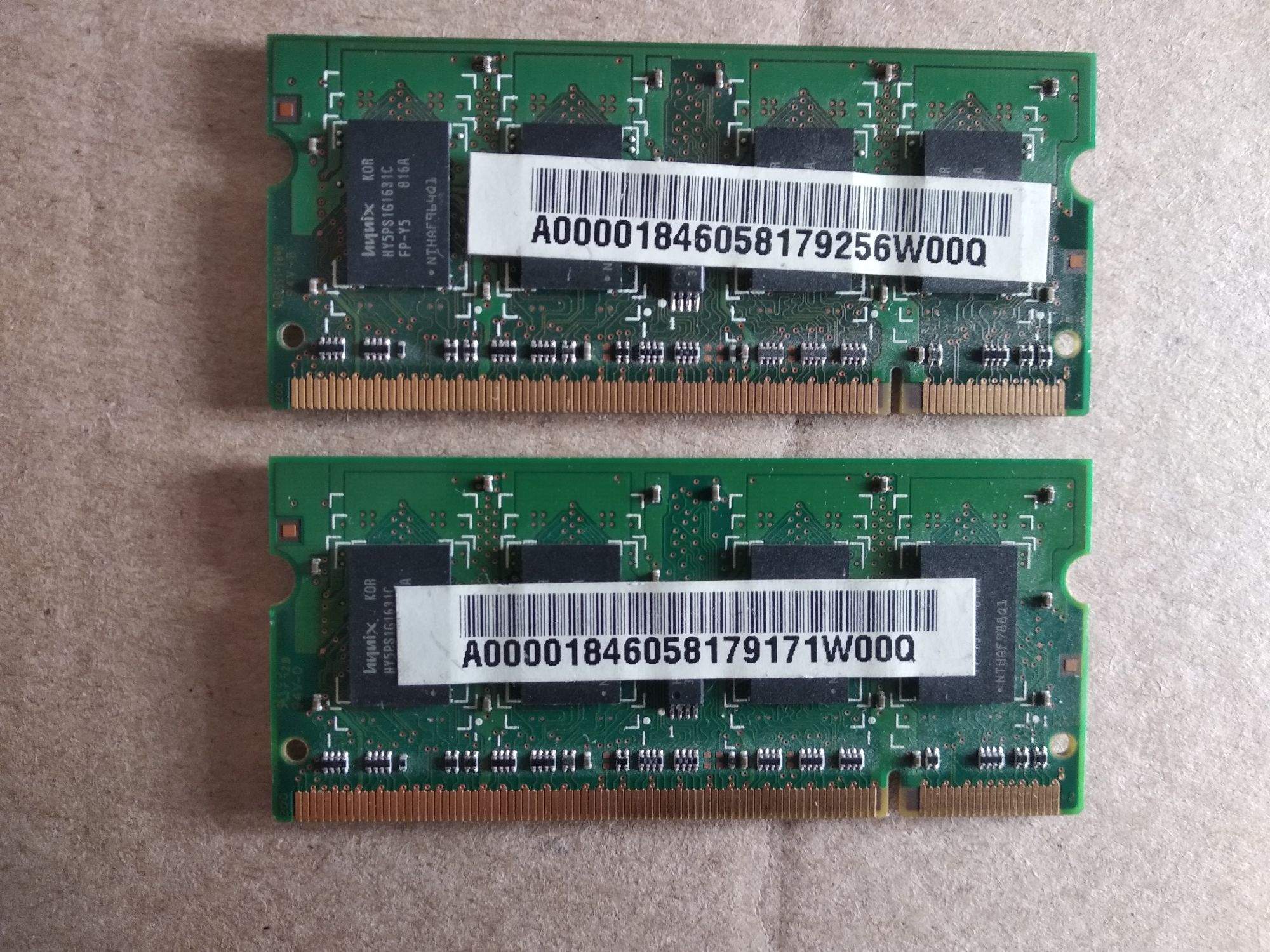 Оперативка 1GB DDR2 hynix 2Rx16 PC2-5300S-555-12