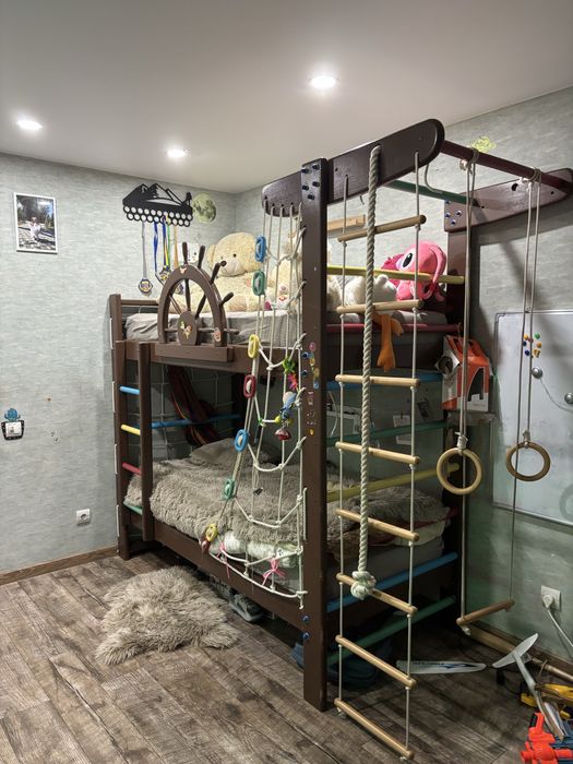 Кровать дитяча двоповерхова