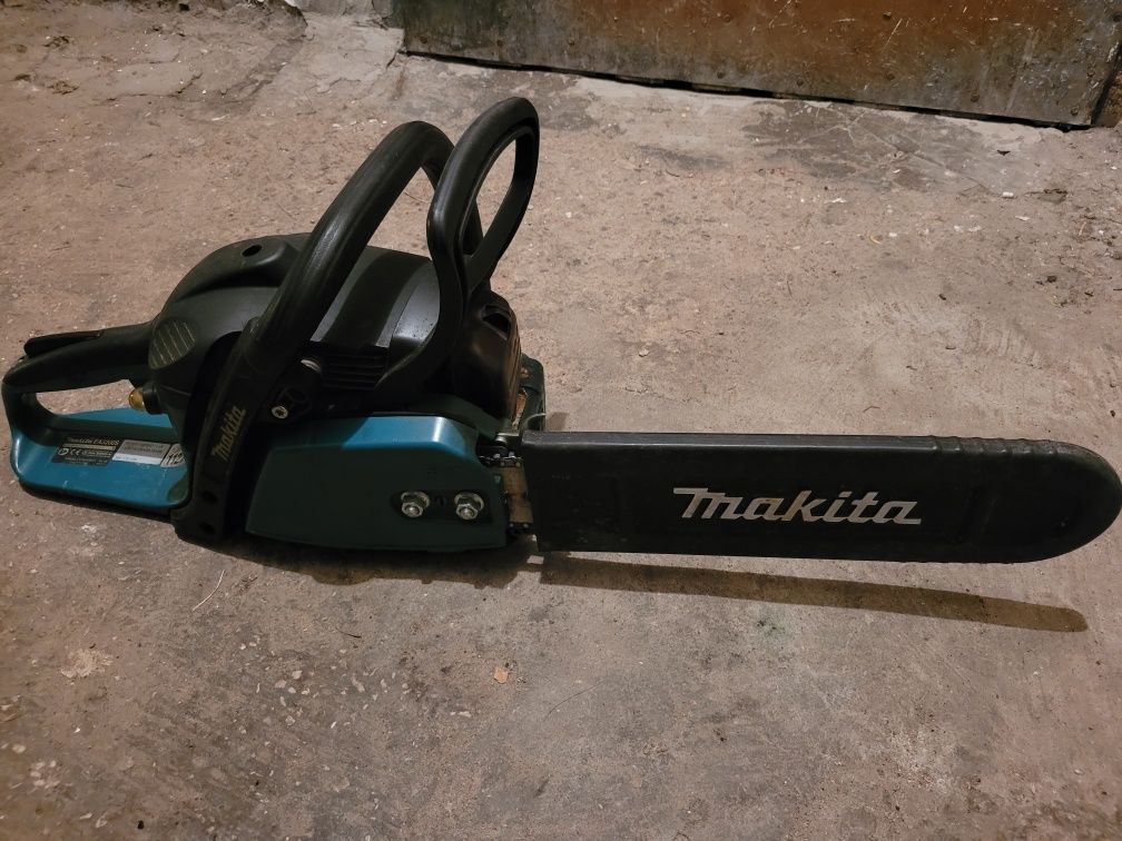 Pilarka spalinowa Makita EA3200S