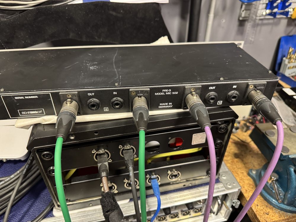 Przedwzmacniacz mikrofonowy Behringer PRE-Q legenda - TRAFO output