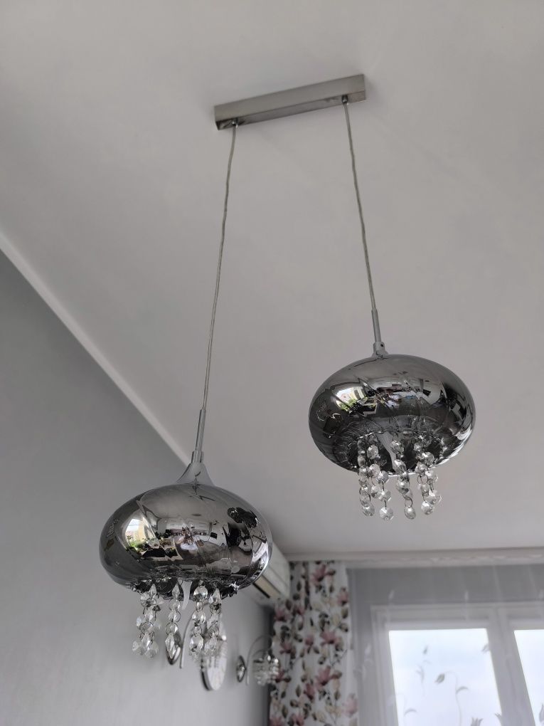Lampa z krysztalkami