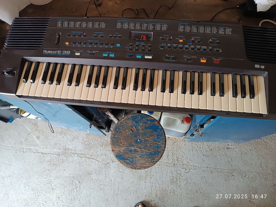 Keyboard Roland e 38