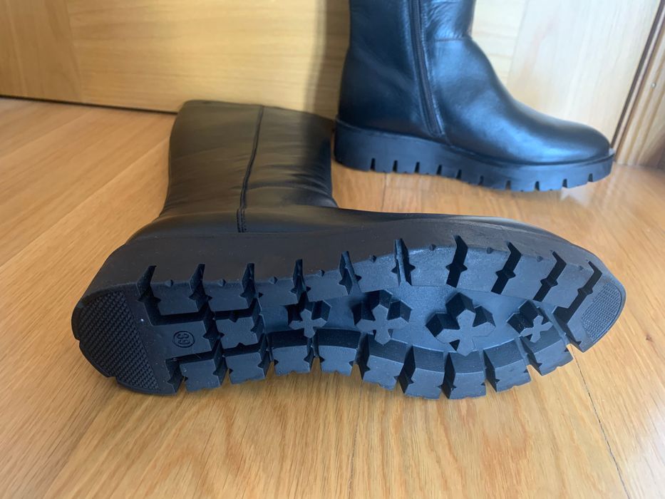 Botas pretas, marca Betty London