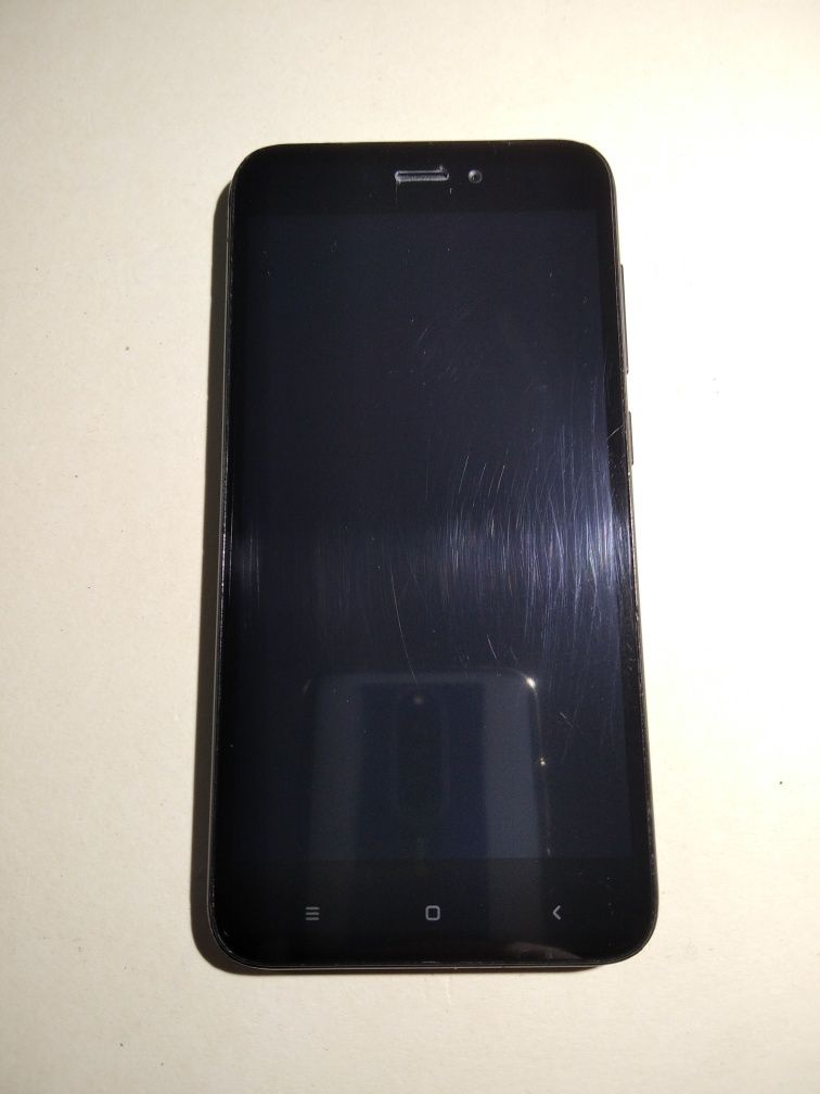 Телефон Xiaomi Redmi Go 1/8Gb