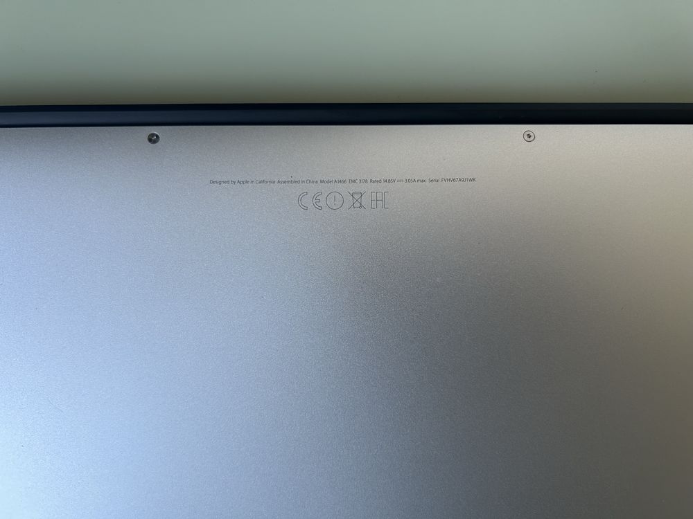 MacBooka Air 13" model A1466 w stanie idealnym