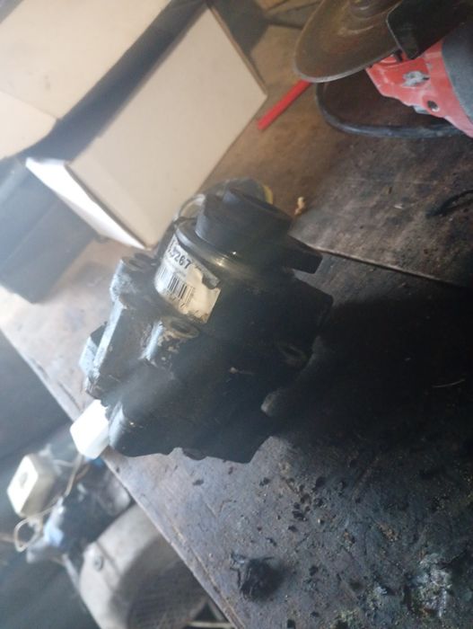 Гідравлічний насос  audi a6 c5 2.5 tdi