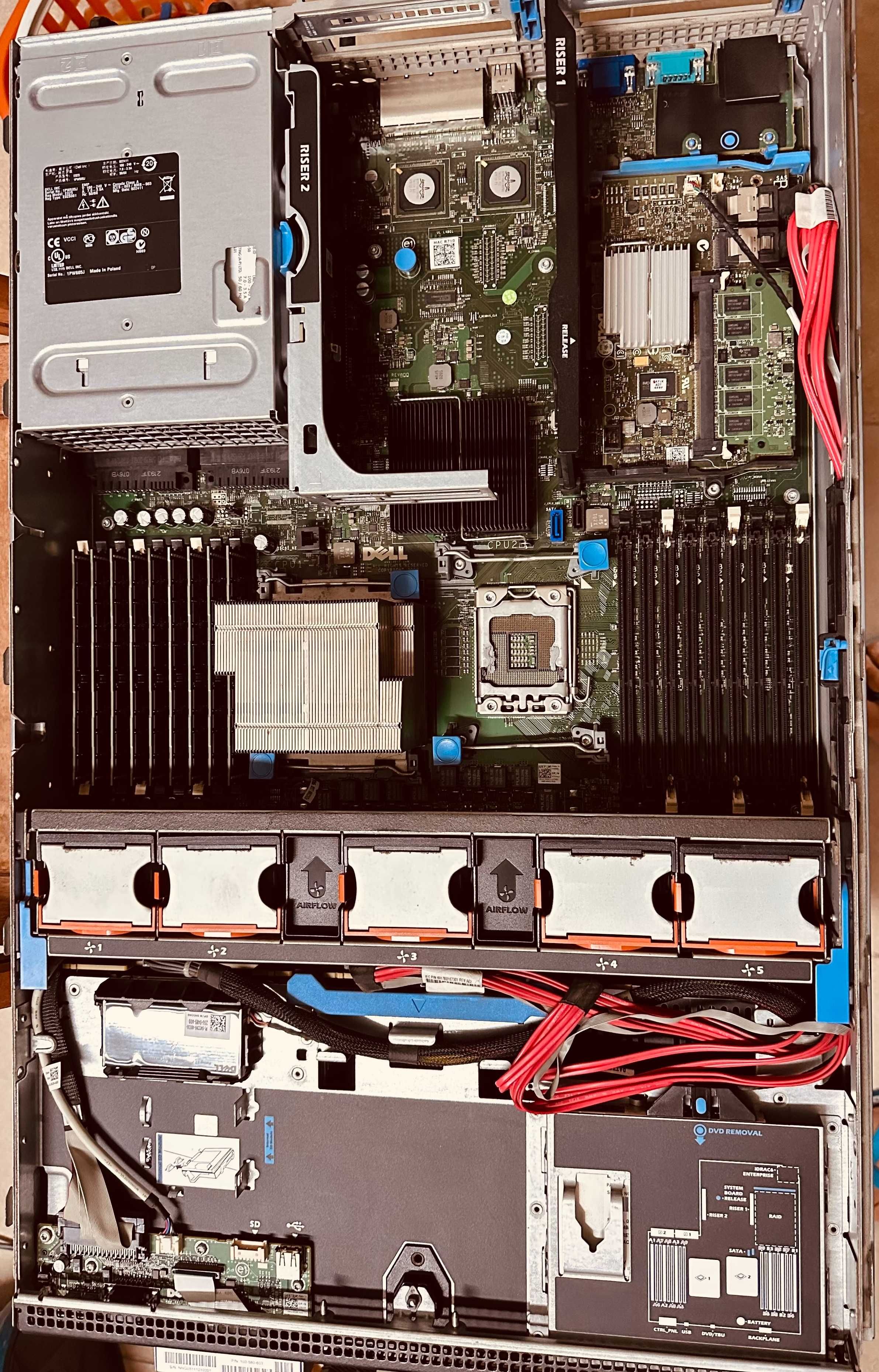 Servidor Dell PowerEdge R710 1 CPU 6 cores 2.80Ghz 72GB 6 discos 2TB
