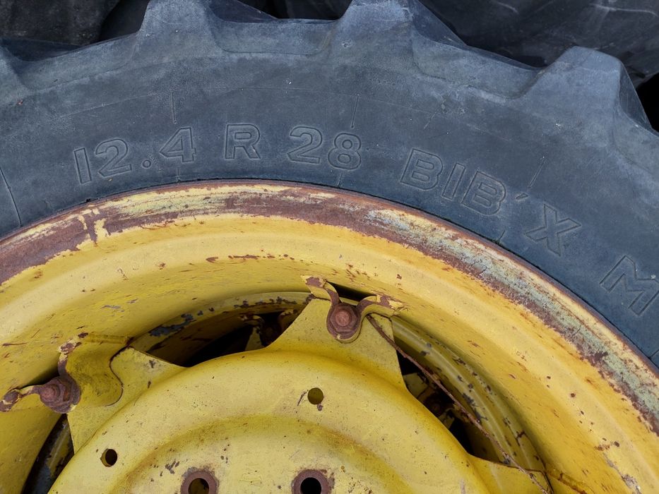 Koła 12.4 R28,  16.9 R38 John deere