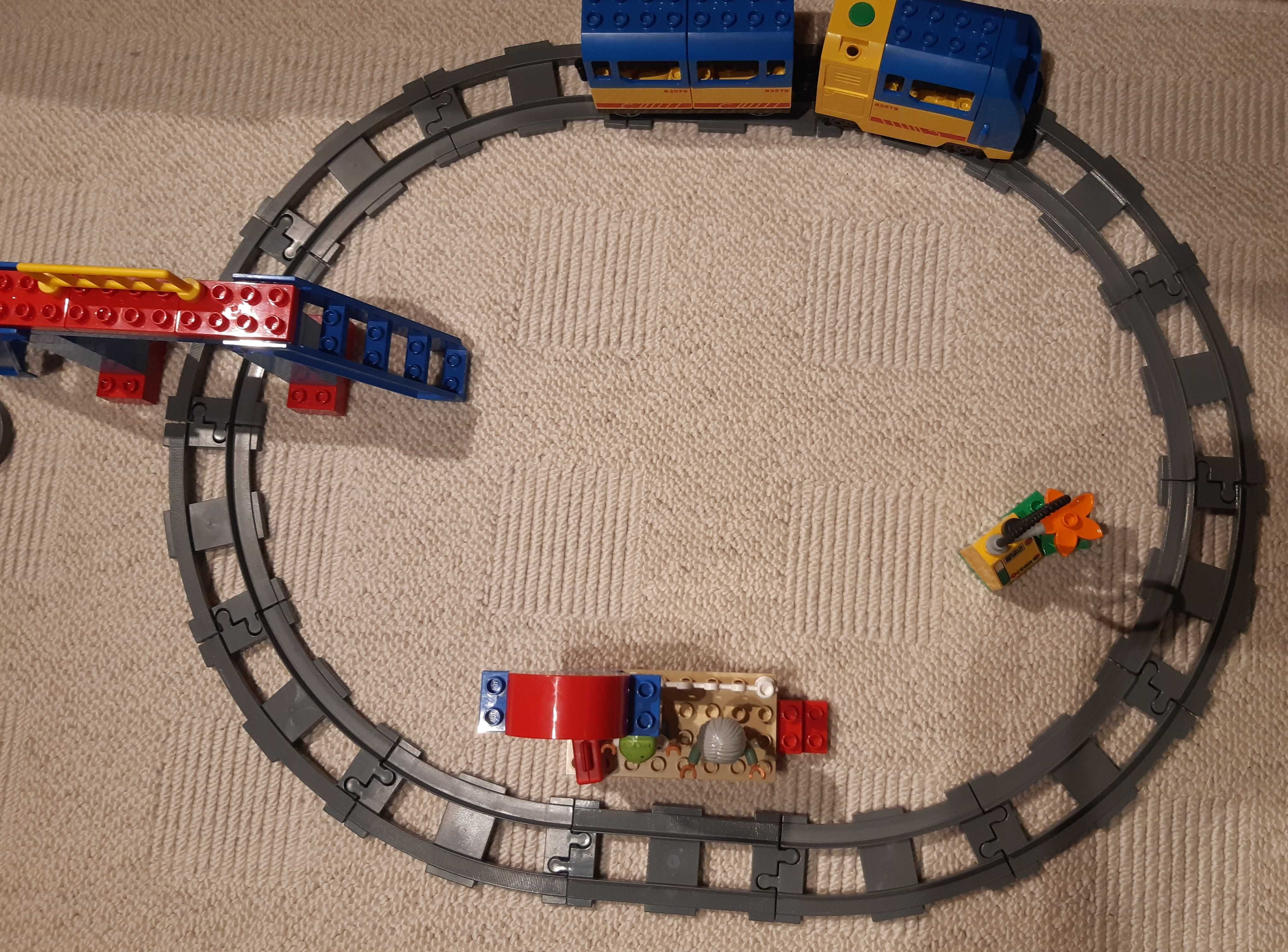 Pociąg Lego Duplo – zestaw początkowy - 5608
