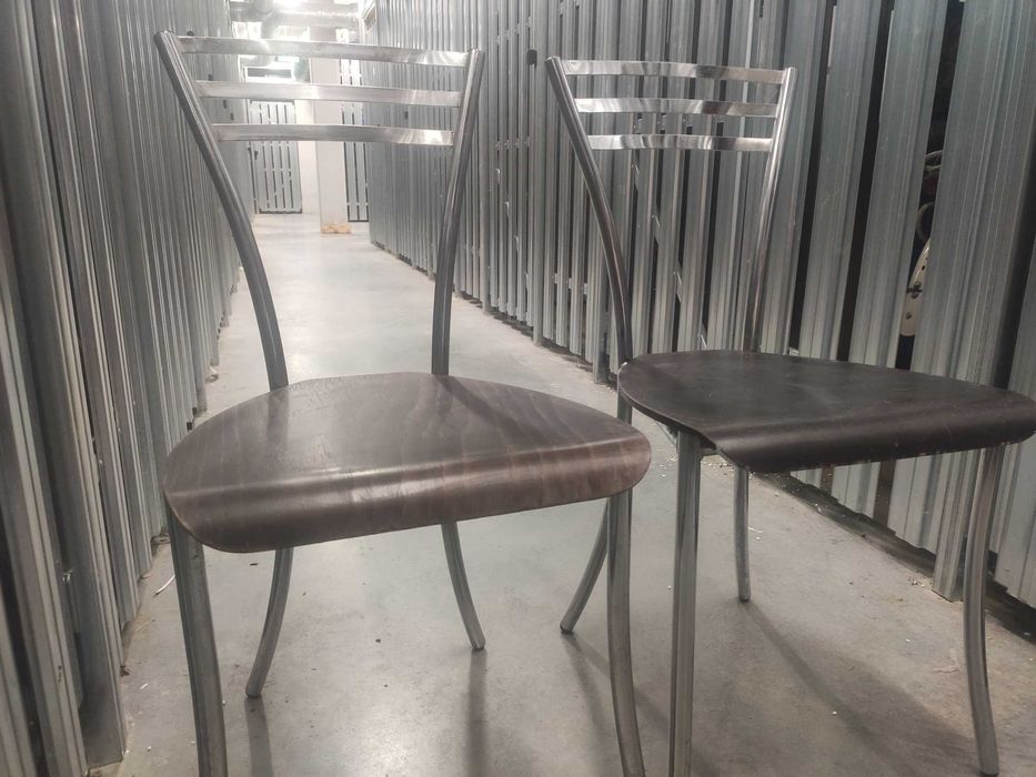 Krzesła metalowo-drewniane (2szt: stabilne)+Krzesełko IKEA dla dziecka