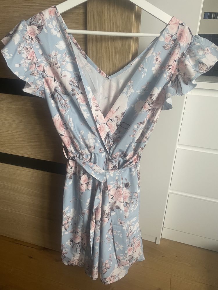 Sukienka w kwiaty
