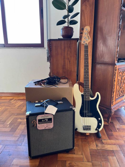 Kit Baixo Squier Precision + Fender Rumble