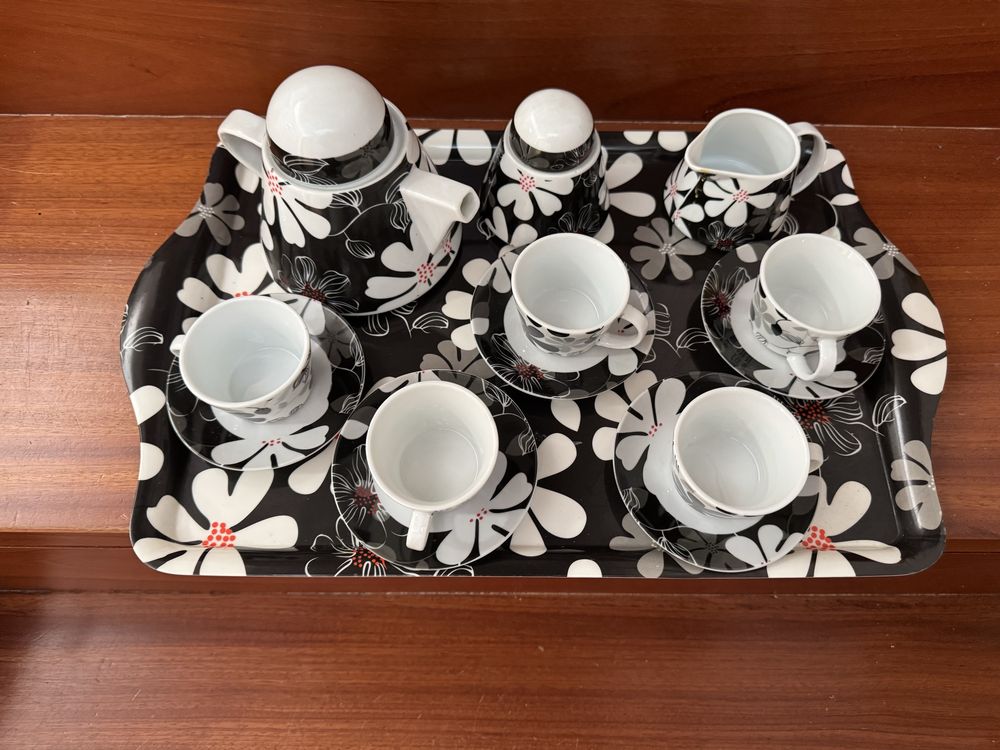 Conjunto de cafe com tabuleiro