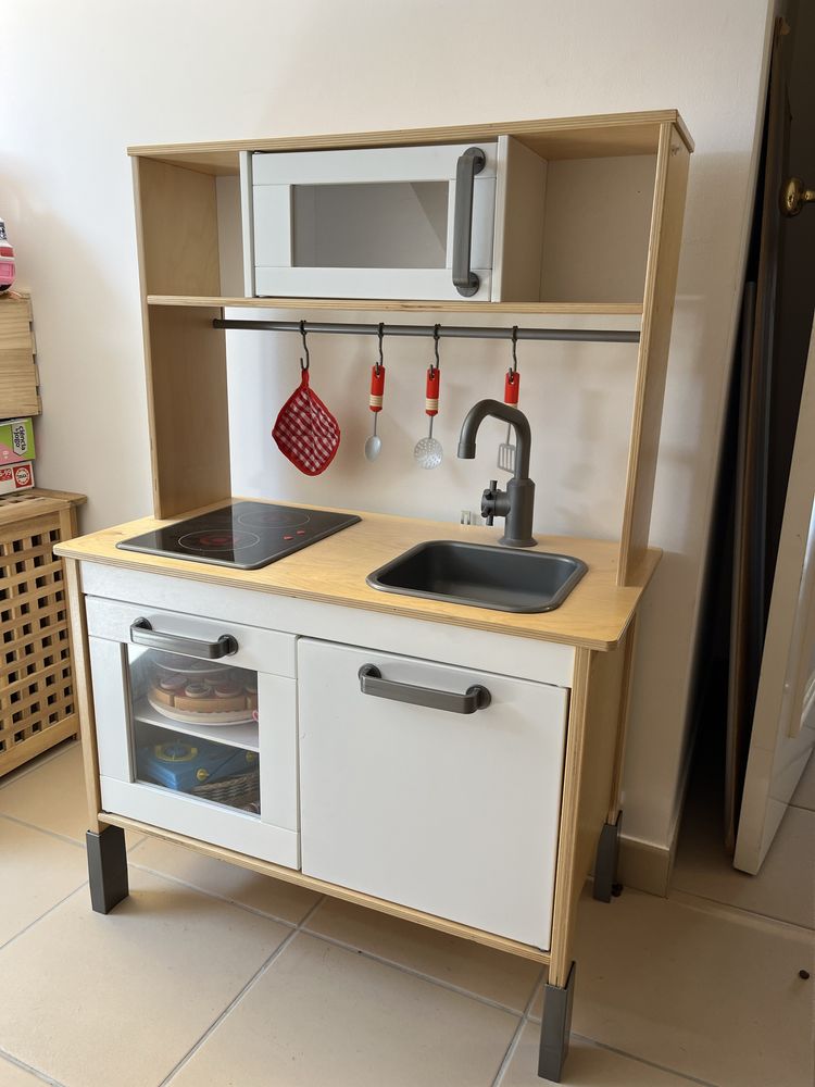 Cozinha IKEA de criança