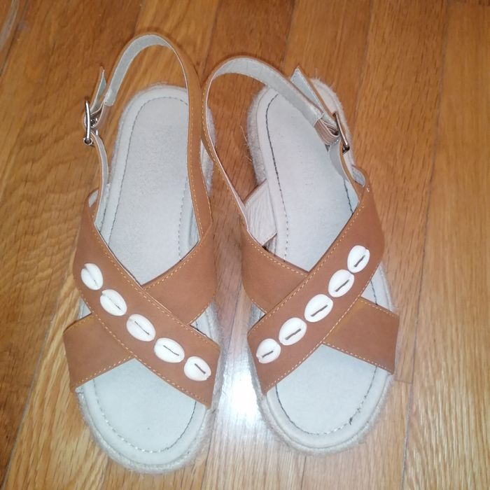 Sandália tiffosi 35