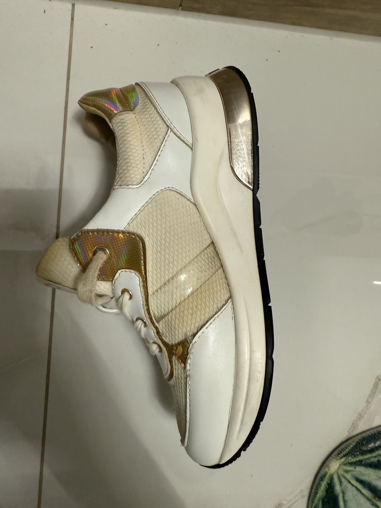 Buty liu jo zlote wstawki stan dobry , polecam nr 37