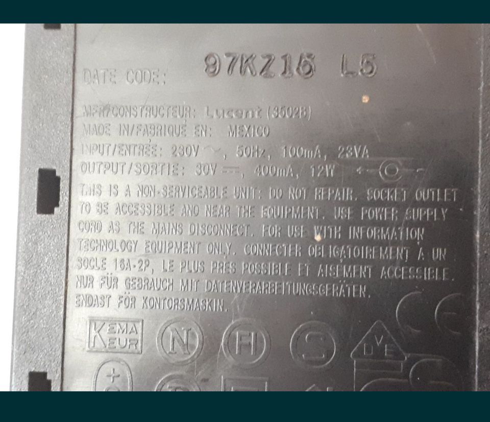Блок питания к клавишам. Оригинальный.  MADE IN MEXICO