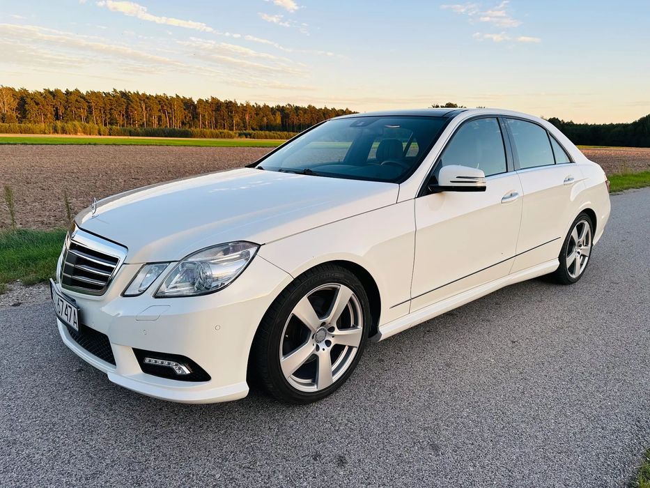 Mercedes-Benz Klasa E W212 E350 4matic panorama pakiet AMG niski przebieg distronic masaż