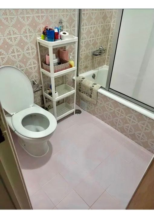 Quarto com sala e varanda em Benfica