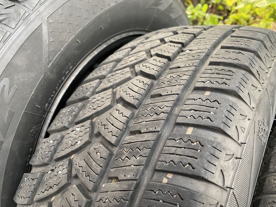 Зимова резина шини з дисками 5.112r15 195 65 15