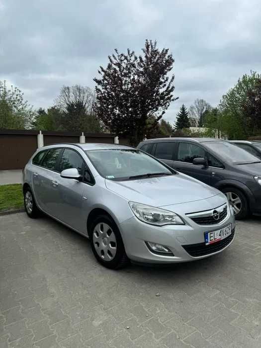 Opel Astra 1,4 benzyna, stan idealny technicznie i blacharsko