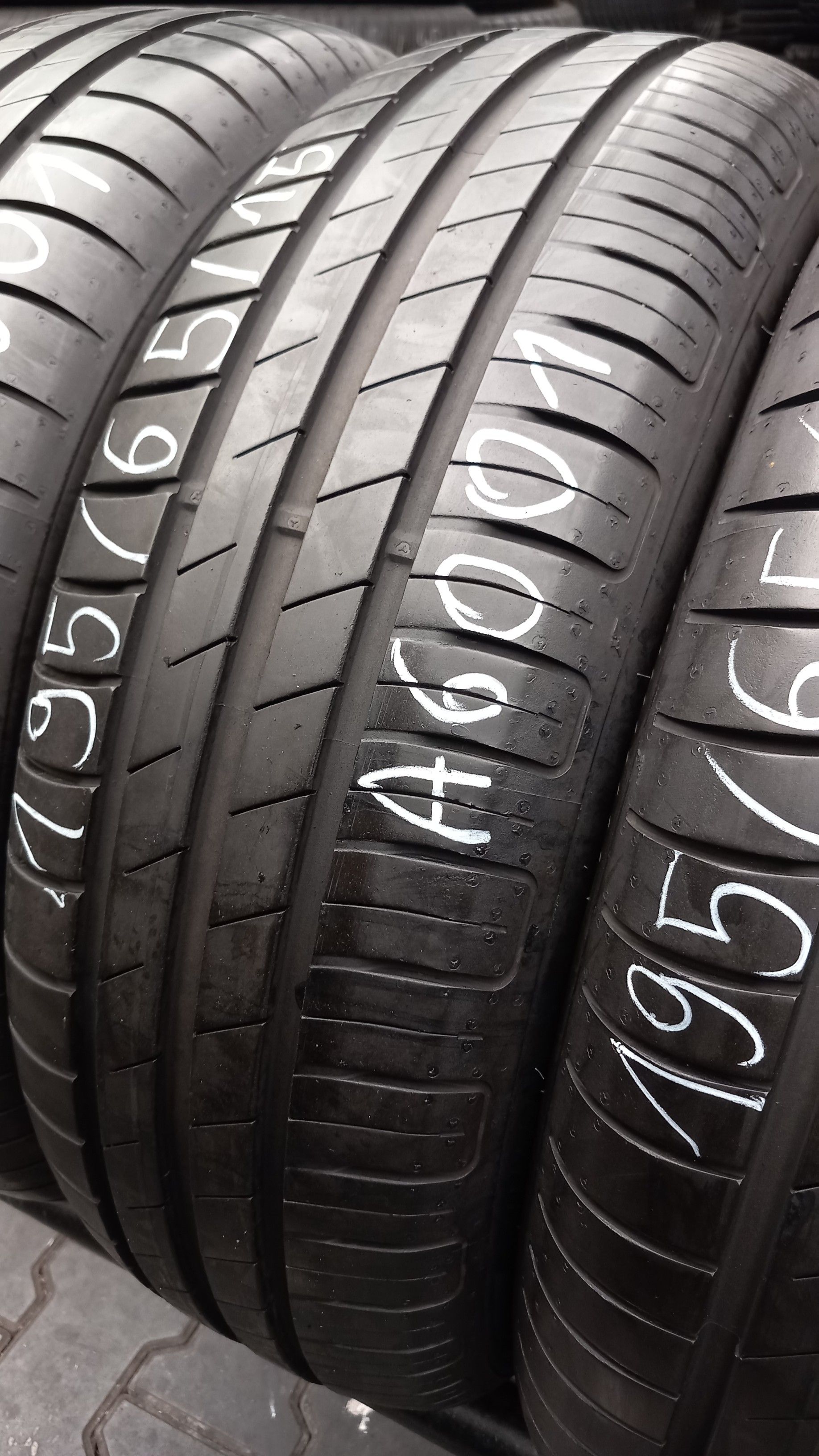 195/65/15 Goodyear Efficient Grip Compact 95T
