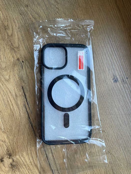 50 zł za 20 sztuk Etui z MagSafe do iPhone 15