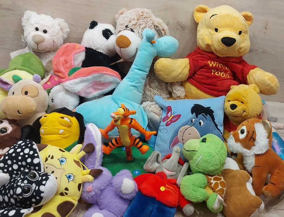 Maskotka PROMOCJA Kubuś Puchatek zestaw (70)4kg pluszak mix 23szt