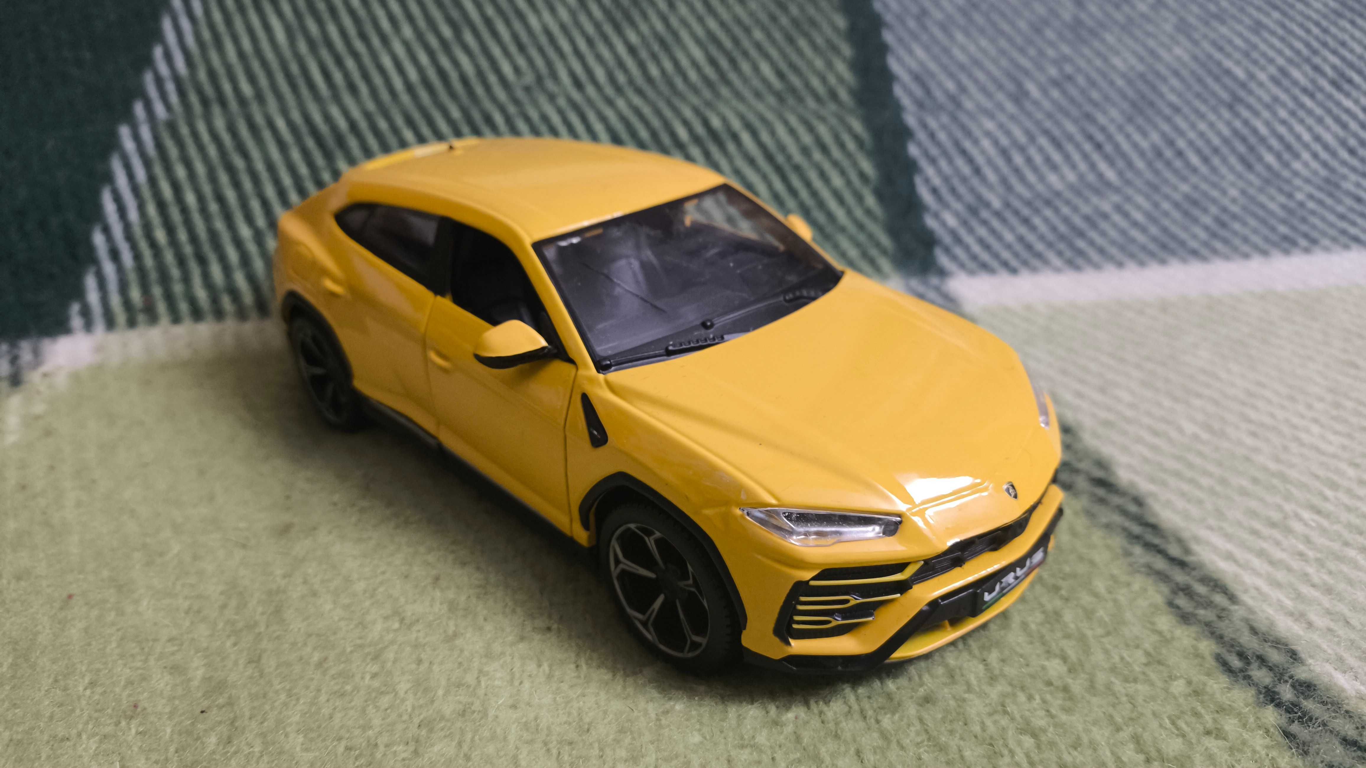 Машинка Lamborghini Urus 1.24 Maisto