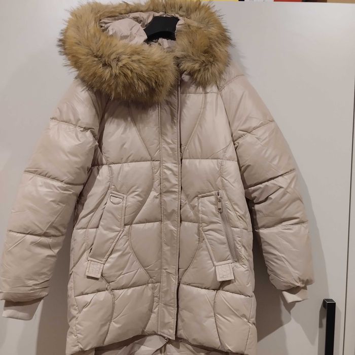 Продам Зимову куртку нову