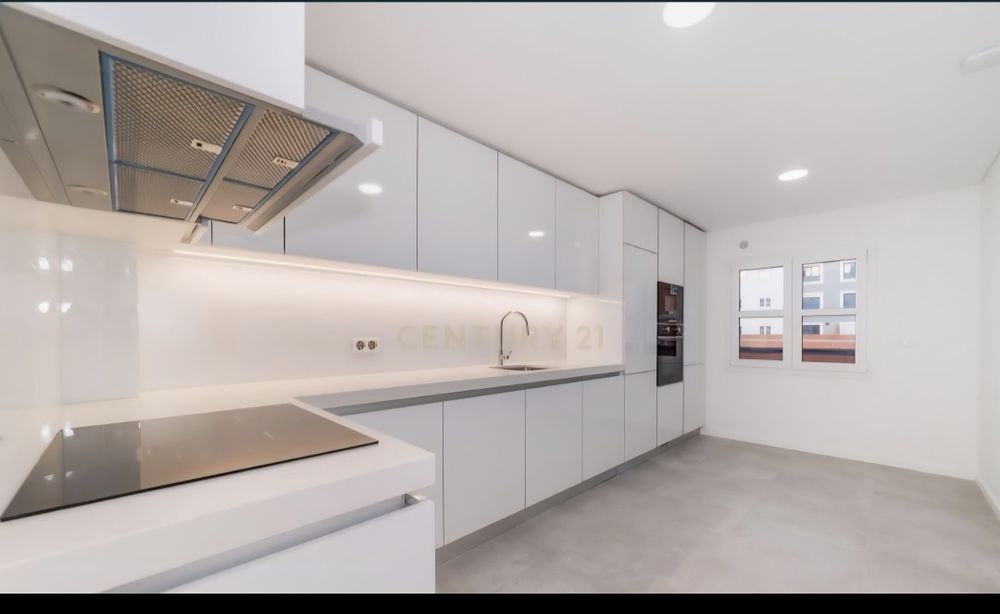 Apartamento novo Urbanização Casas do Lago com terraço