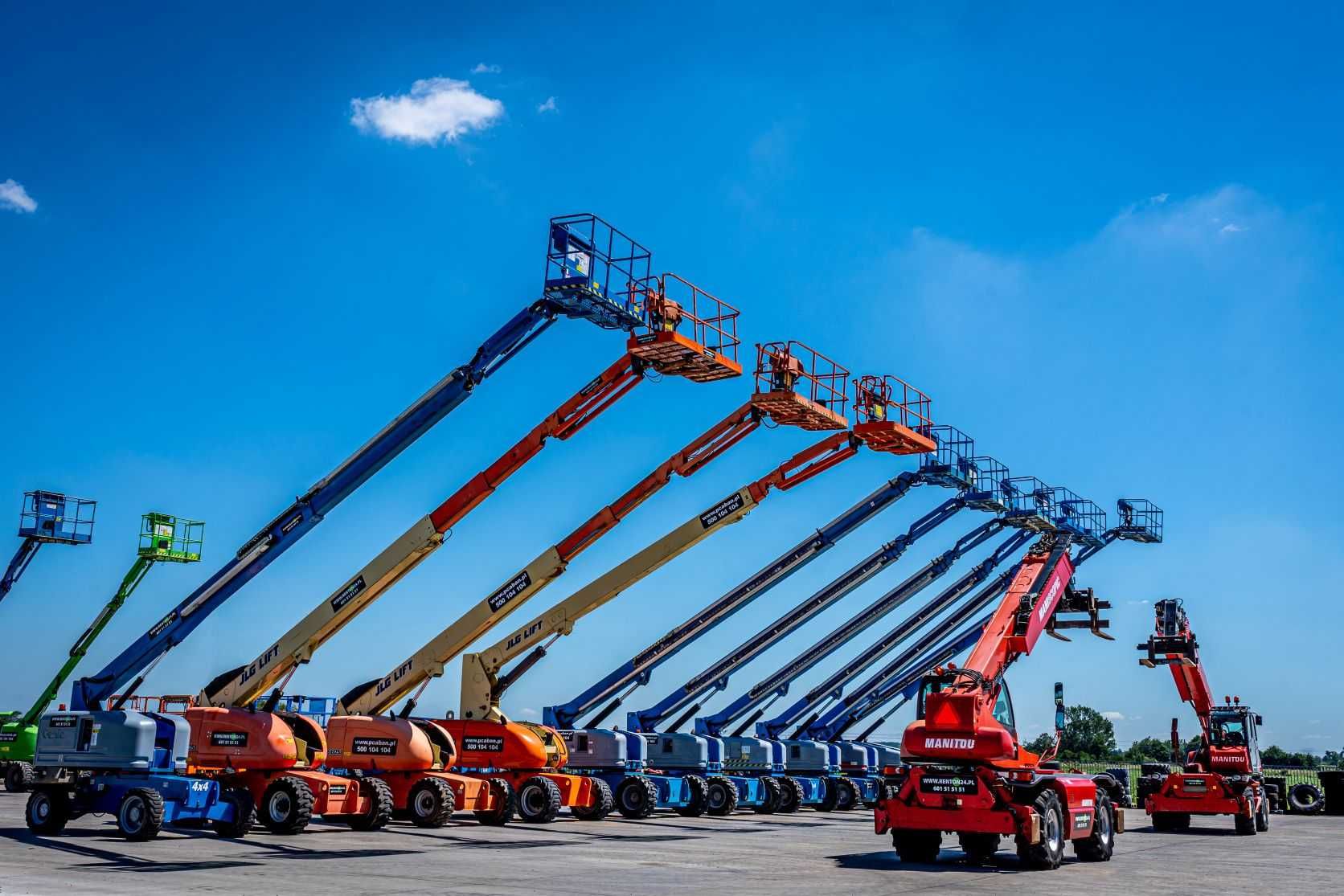 WYNAJEM ładowarek teleskopowych JCB MERLO MANITOU CAT