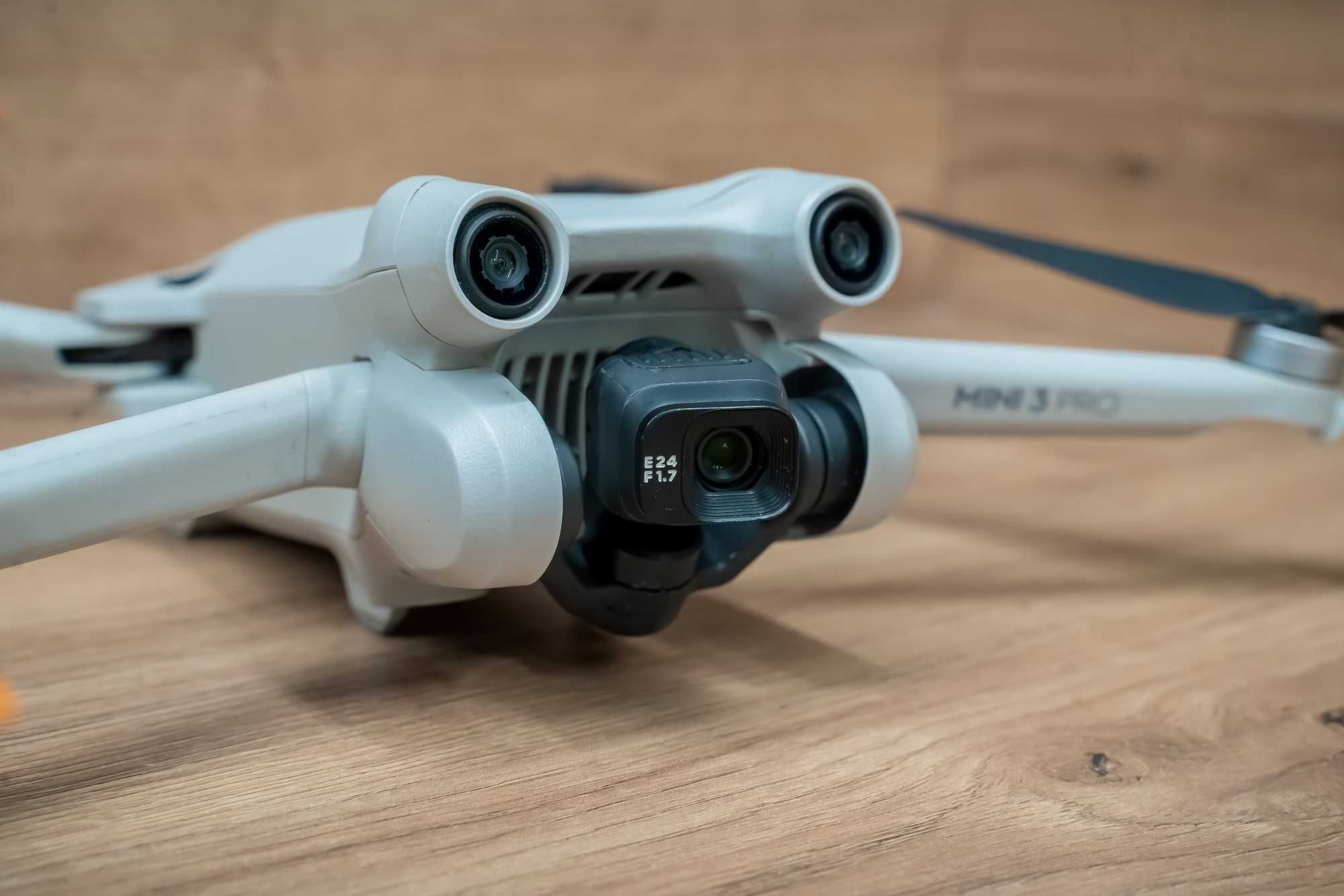 DJI Mini 3 Pro + RC z ekranem + Fly More Combo 4 baterie przebieg 47h