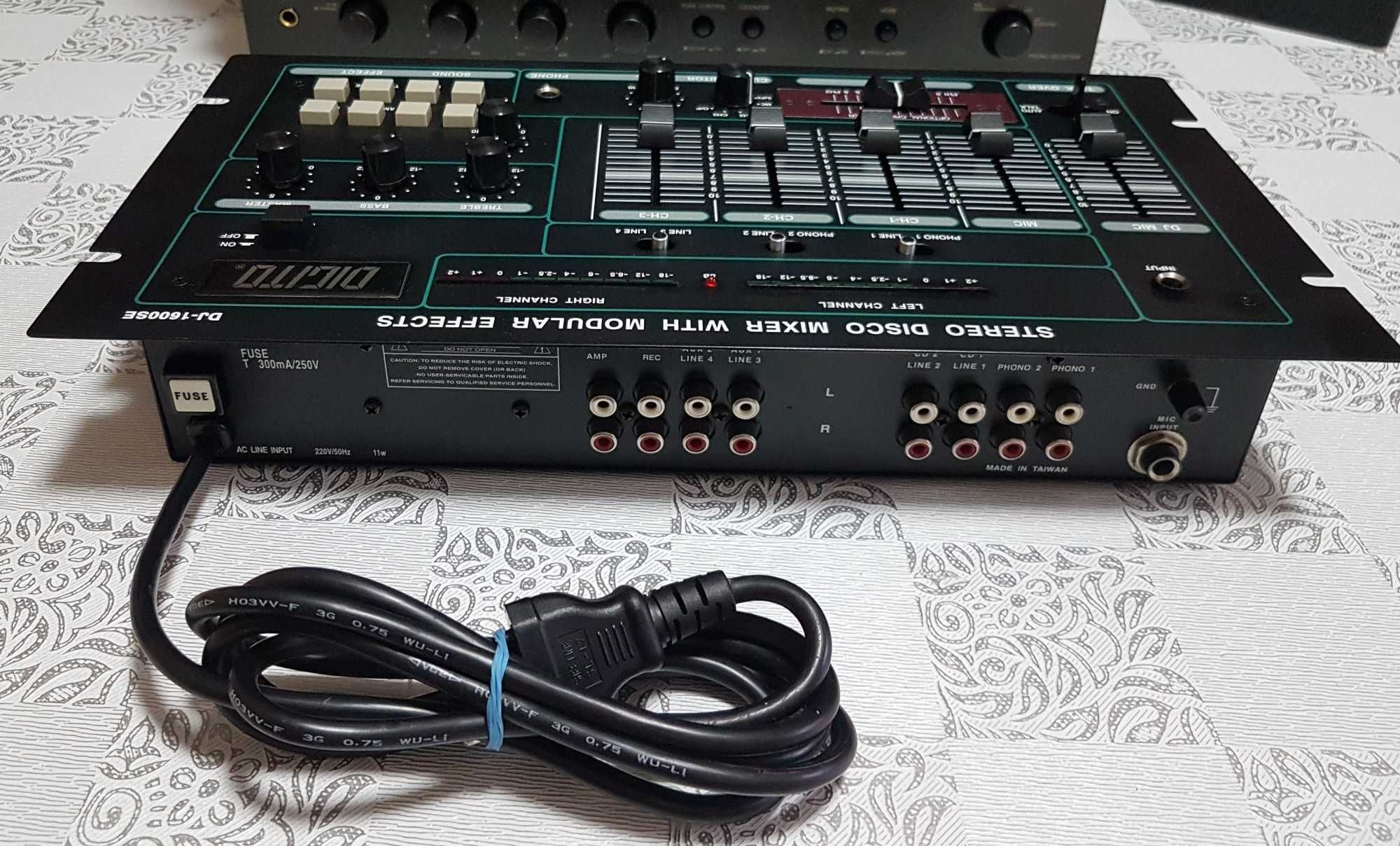 Mesa de Mistura Mixer With Digital DJ-1600 SE