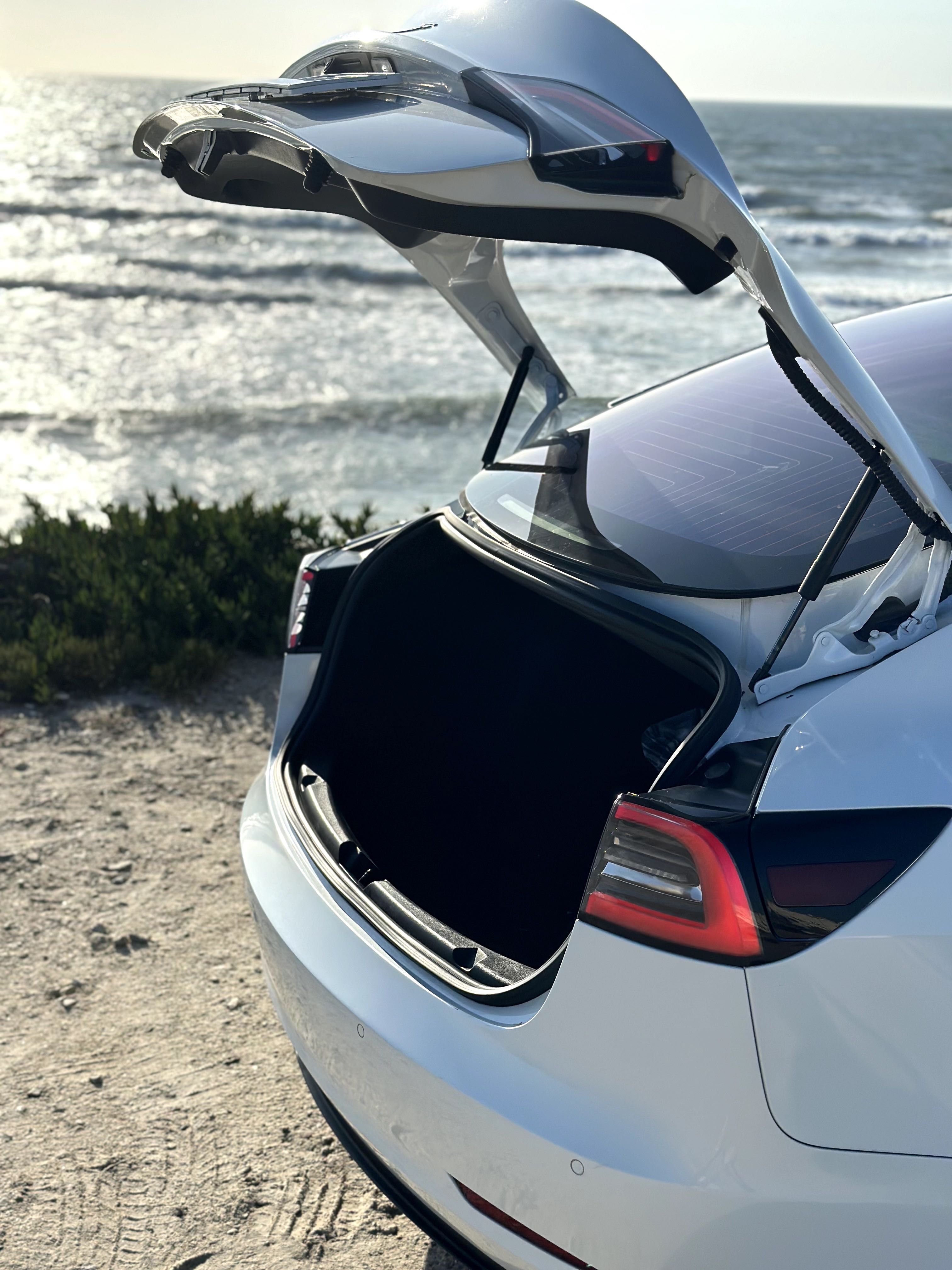 Tesla Model 3 Branco RWD.  Vendo na área do Porto. Merece Atenção!