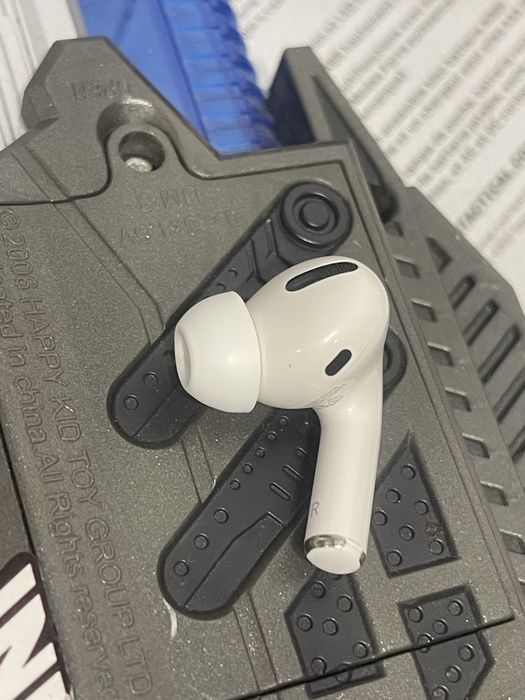 Продаю AirPods pro правий оригінал АирПодс про правий без кейсу