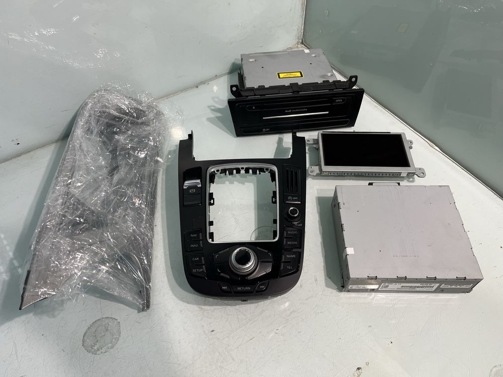 Audi A4 B8 A5 8T Radio Zestaw MMI 3G Panel Tuner Ekran